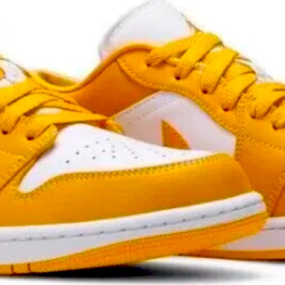 Nike Air Jordan 1 Retro Low AJ1 Pollen Yellow White 553558-171 Size 11